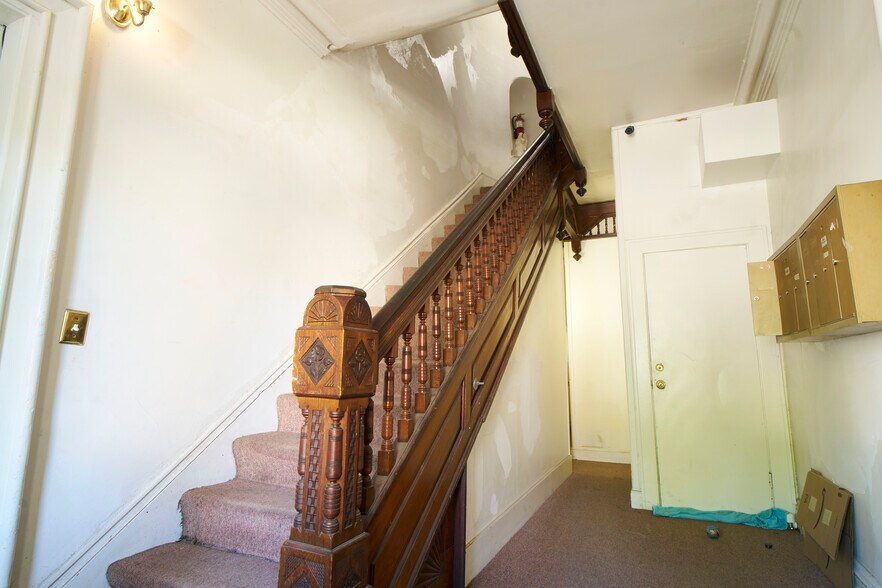 More Photos Of 31 Green St, Kingston Apartments For Sale
