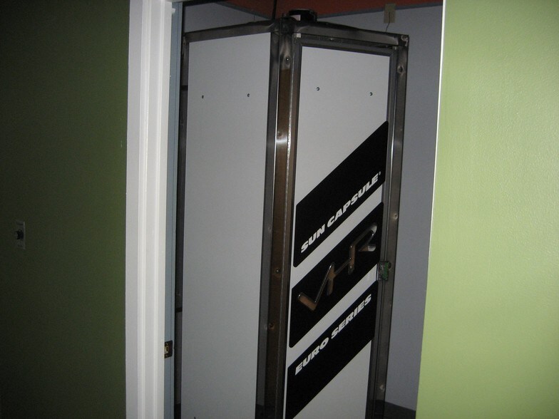 More Photos Of 1173 Queen St, Southington Freestanding For Sale