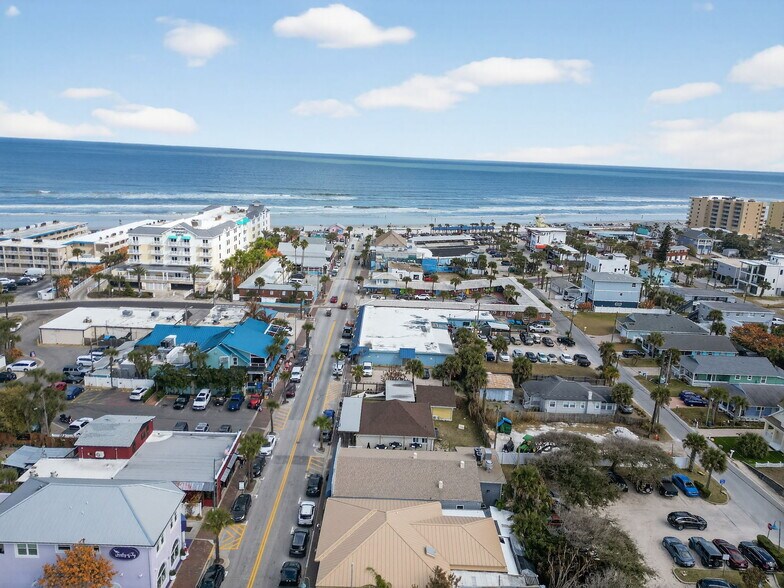 More Photos Of 411 Flagler Ave, New Smyrna Beach Freestanding For Lease