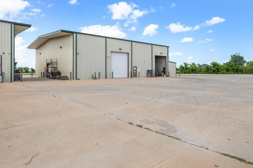 More Photos Of 13020 S Sunnylane Rd, Moore Industrial For Lease
