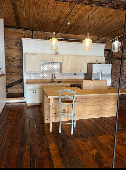 More Photos Of 106 Genesee St, Utica Restaurant For Lease