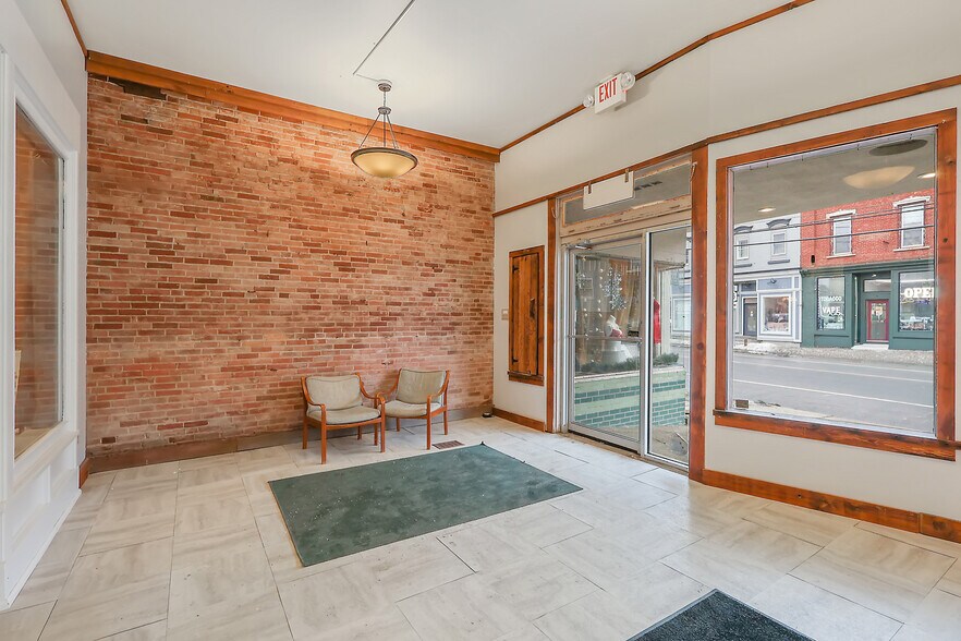 More Photos Of 8914 N Seneca St, Weedsport Freestanding For Sale
