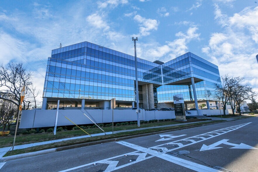 More Photos Of 550 Westcott St, Houston Office For Lease