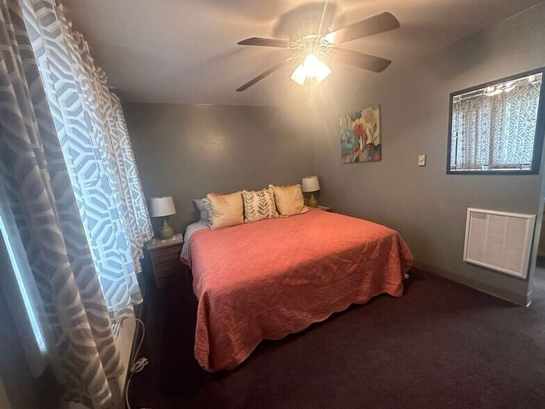 More Photos Of 810 E US Hwy 275, Ewing Hotel For Sale