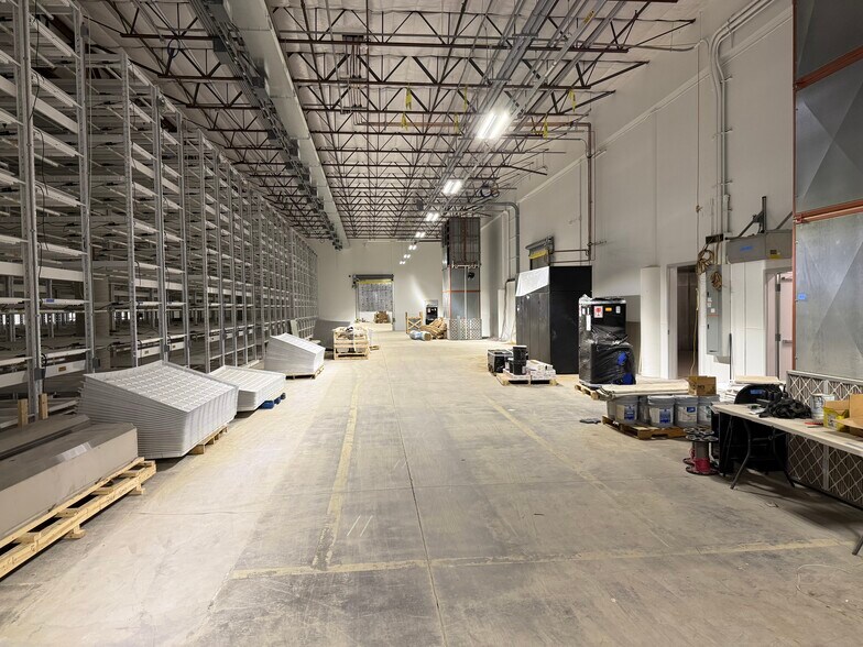 More Photos Of 543 James Ave, Saint Paul Manufacturing For Sale