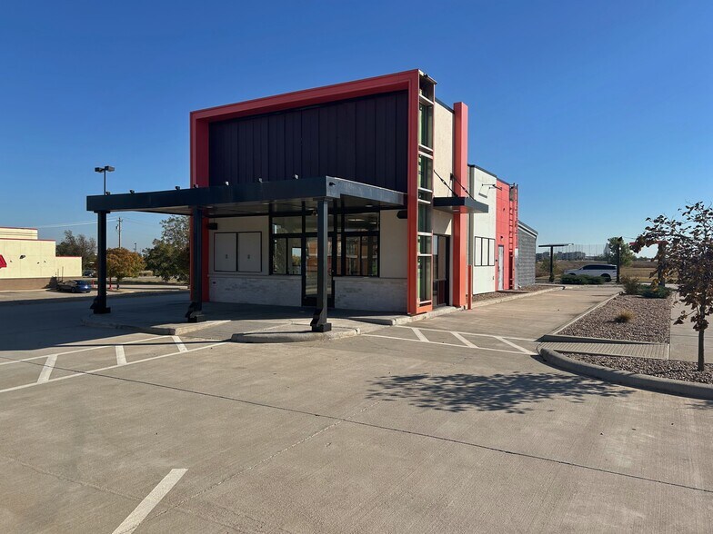 Primary Photo Of 12824 N Pennsylvania Ave, Oklahoma City Fast Food For Lease