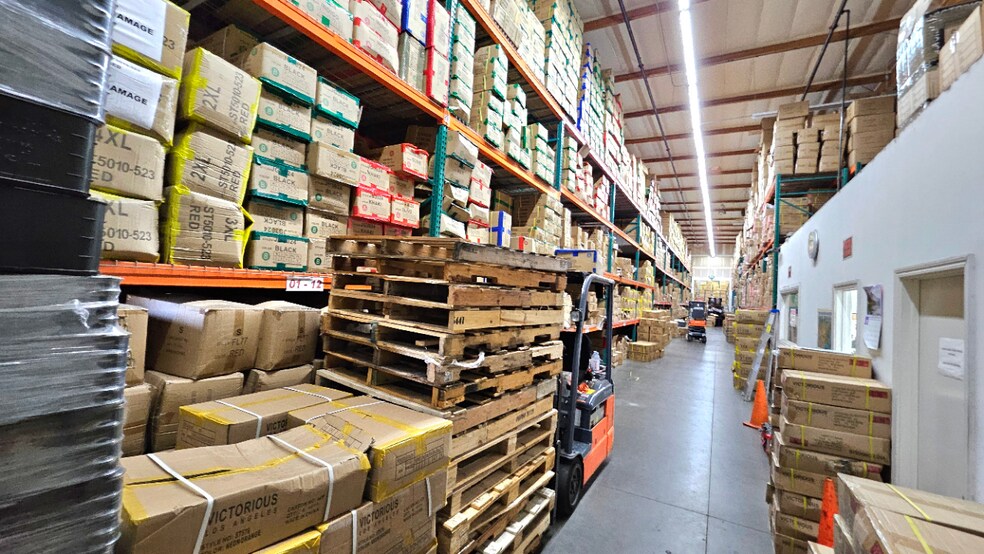 More Photos Of 936-972 E 31st St, Los Angeles Warehouse For Sale