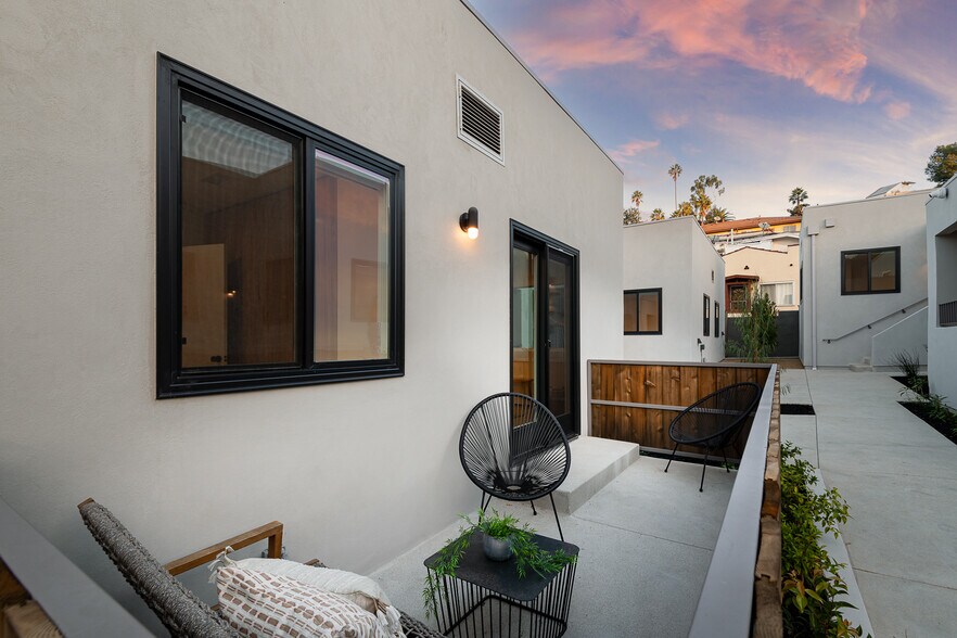 More Photos Of 2016-2022 N Vista del Mar Ave, Los Angeles Apartments For Sale