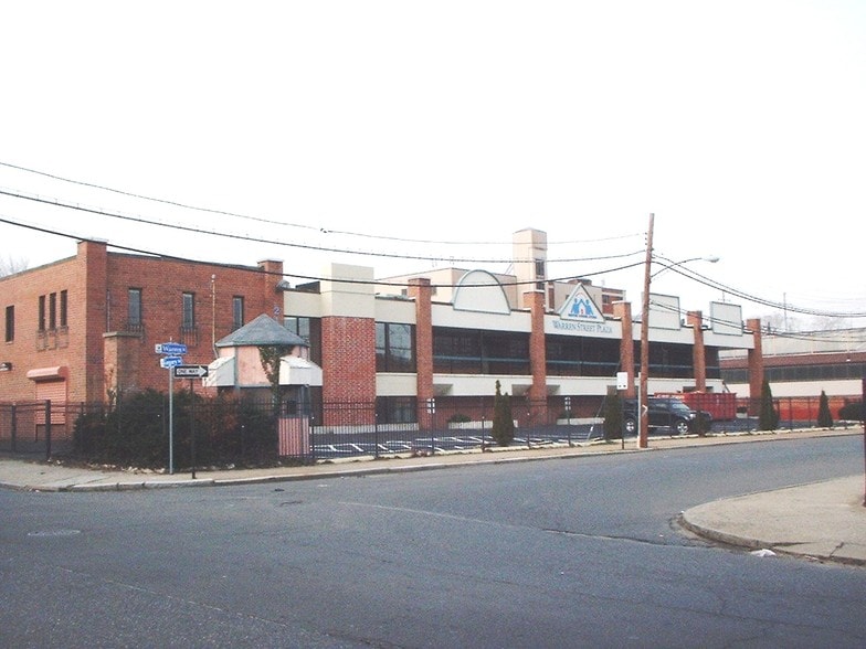 More Photos Of 215 Warren St, Bridgeport Office For Lease