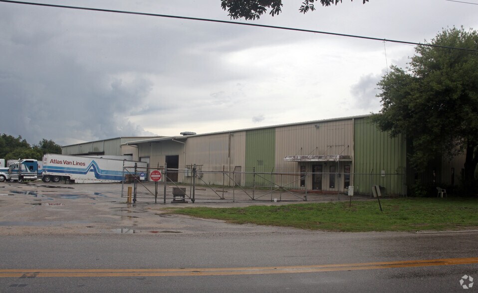 More Photos Of 6507 Harney Rd, Tampa Warehouse For Lease