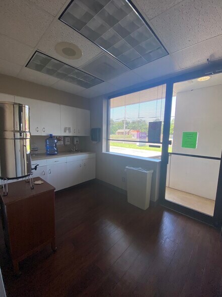 More Photos Of 1718 S Henderson Blvd, Kilgore Medical For Lease