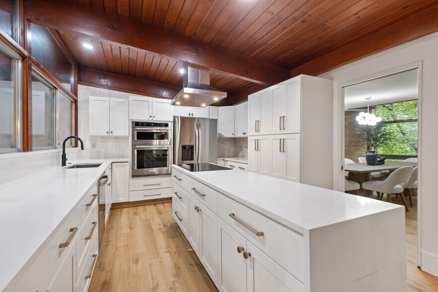 More Photos Of 176 Kingsview Dr, Weirton Showroom For Sale