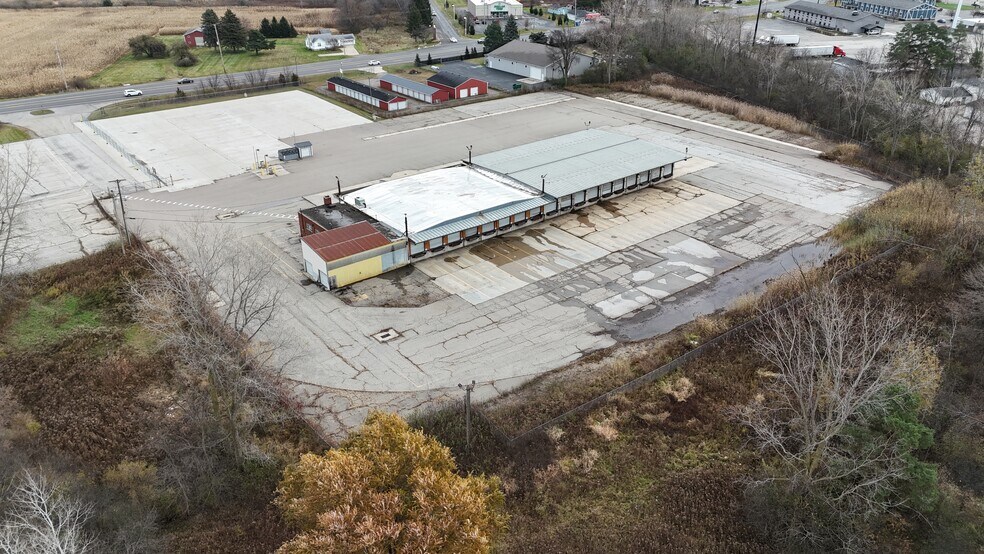 More Photos Of 11740 Dixie Hwy, Birch Run Truck Terminal For Lease