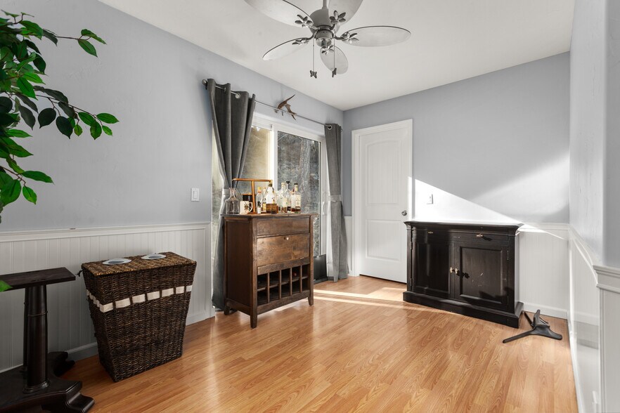 More Photos Of 7951 Hwy 35, Bigfork Restaurant For Sale