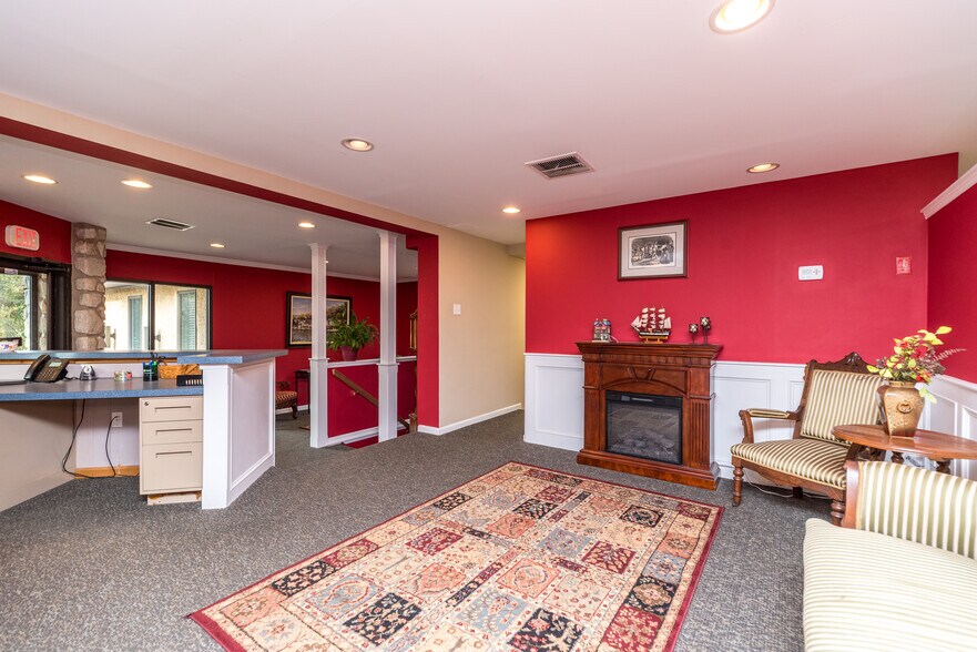 More Photos Of 2028 N Broad St, Colmar Office For Lease