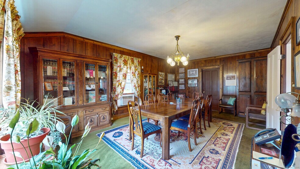 More Photos Of 8 W High St, East Hampton Office For Sale