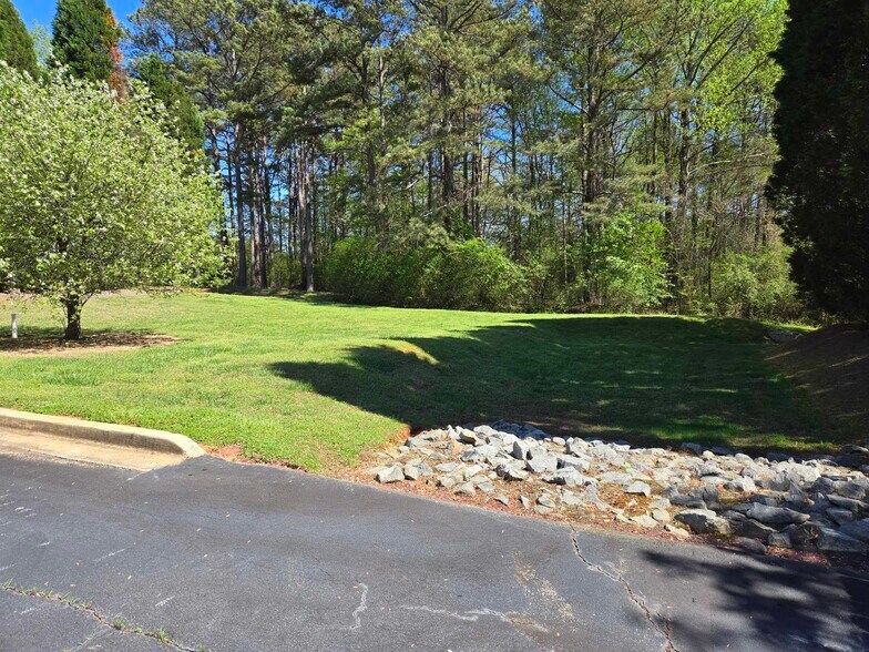 More Photos Of 1819 Buford Hwy, Buford Medical For Lease