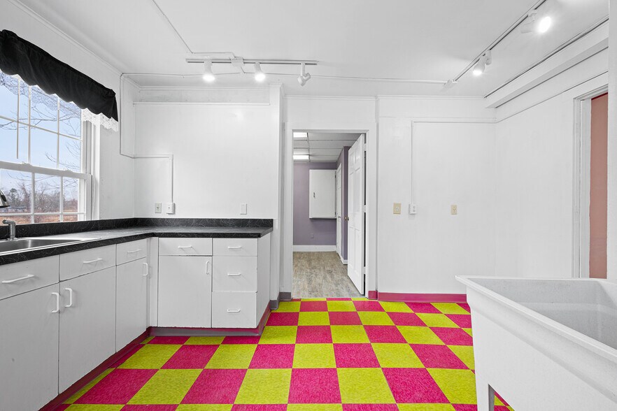 More Photos Of 2 Norwich Rd, East Haddam General Retail For Sale