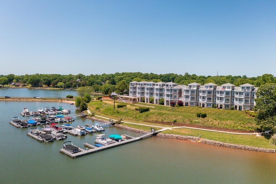 More Photos Of 637 Williamson Rd, Mooresville Storefront Retail Residential For Sale