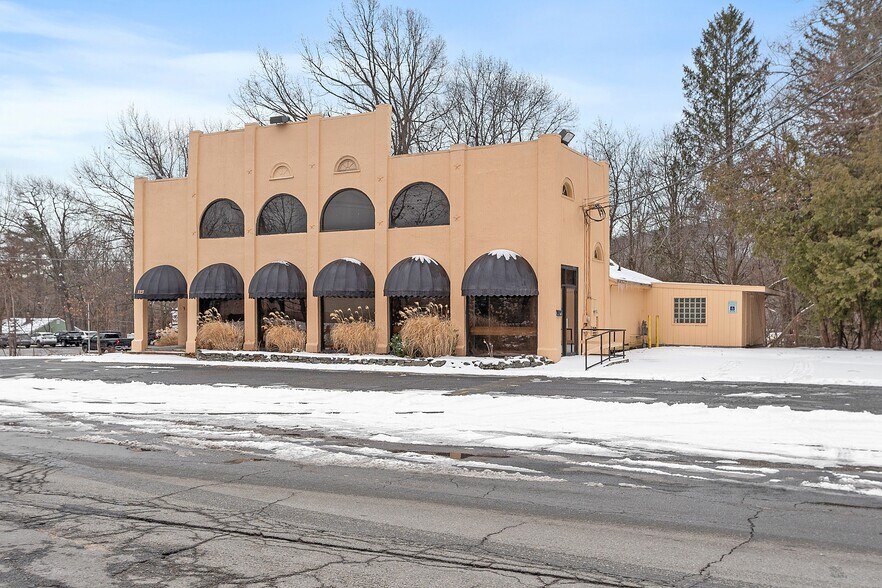 More Photos Of 1123 South St, Fitchburg Restaurant For Sale