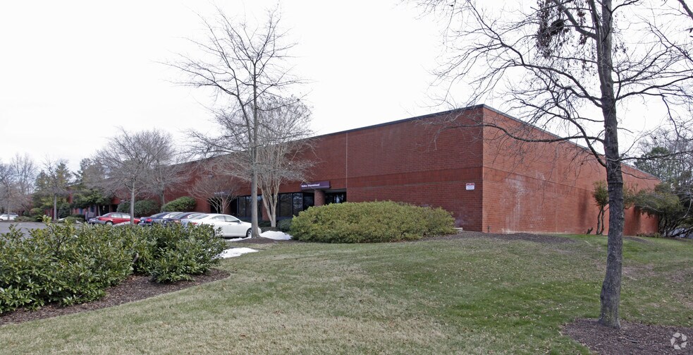 More Photos Of 9878-9898 Mayland Dr, Richmond Warehouse For Lease