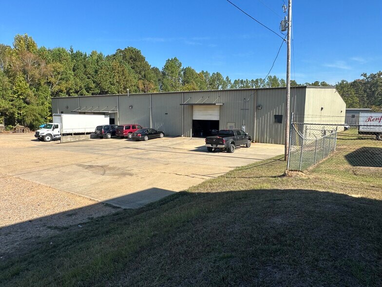 More Photos Of 400 Byram Dr, Byram Warehouse For Sale