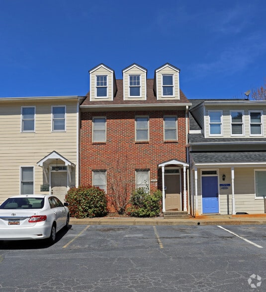 More Photos Of 205 Jamestown Sq, Columbia Office For Lease