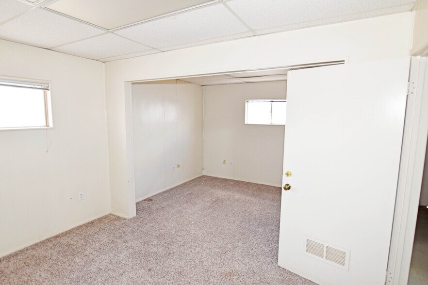More Photos Of 1003 S County Rd W, Odessa Office For Lease