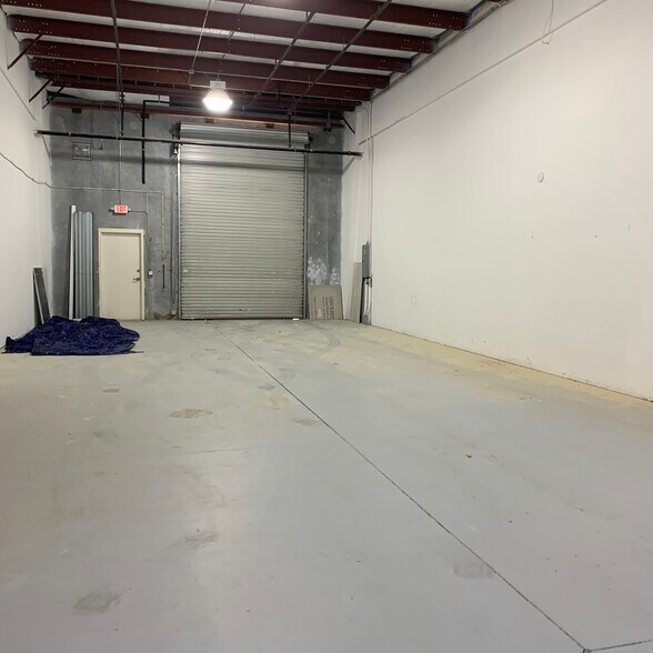 More Photos Of 17030 Alico Commerce Ct, Fort Myers Warehouse For Sale