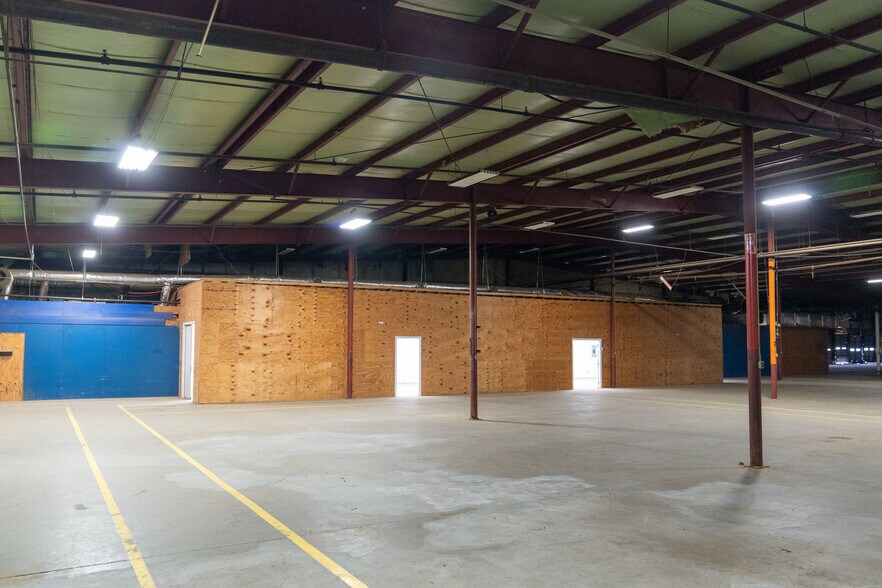 More Photos Of 203 Industrial Park Rd, Starkville Manufacturing For Lease