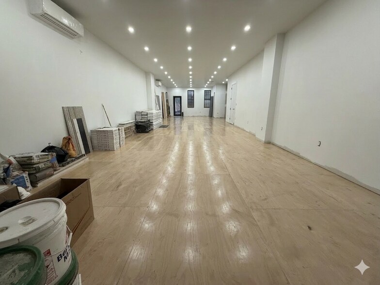 More Photos Of 208 Irving Ave, Brooklyn Apartments For Lease