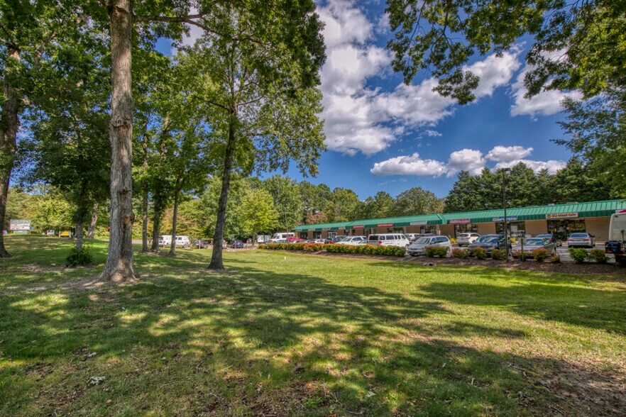 More Photos Of 5242 Olde Towne Rd, Williamsburg General Retail For Lease