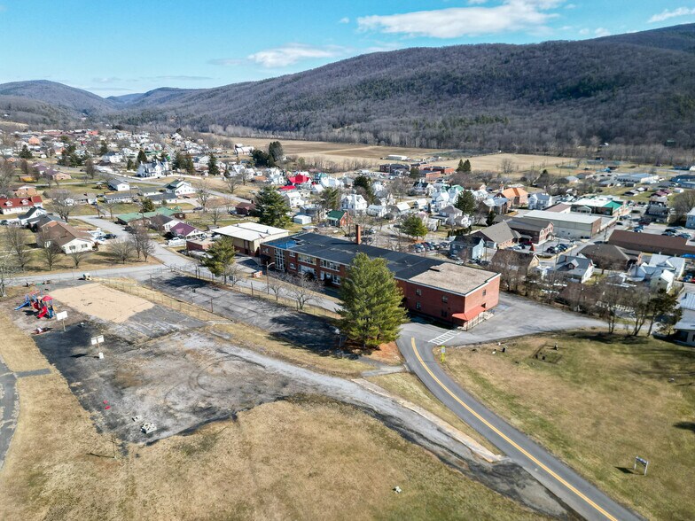 More Photos Of 81 Evick Dr, Franklin Flex For Sale