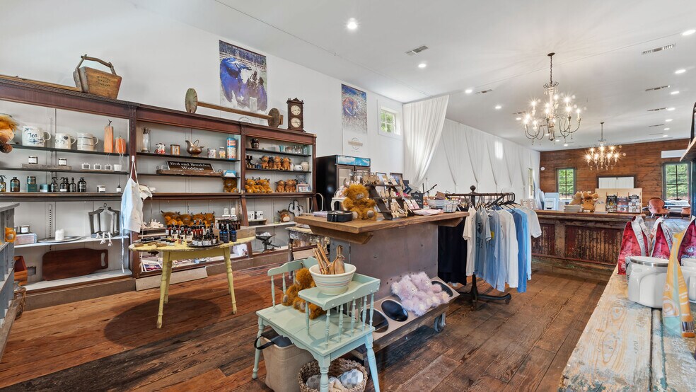 More Photos Of 1010 Conway St, Washington Specialty For Sale
