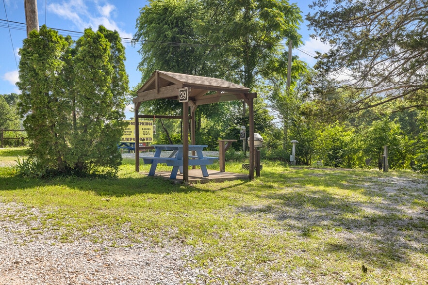 More Photos Of 621 Court St, Jasper Trailer Camper Park For Sale