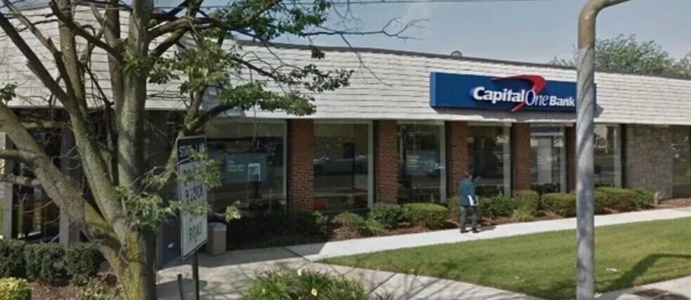 More Photos Of 115 Main St, East Rockaway Bank For Lease