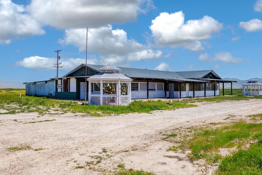 More Photos Of 12900 Soda Lake Rd, Santa Margarita Hotel For Sale