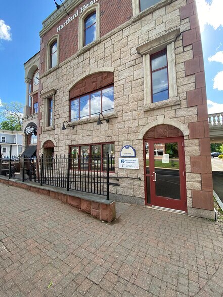 More Photos Of 98 Main St, Southington Medical For Lease