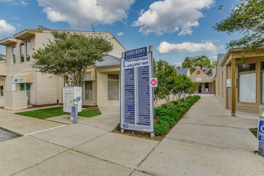 More Photos Of 913 Gulf Breeze Pky, Gulf Breeze Storefront Retail Office For Sale