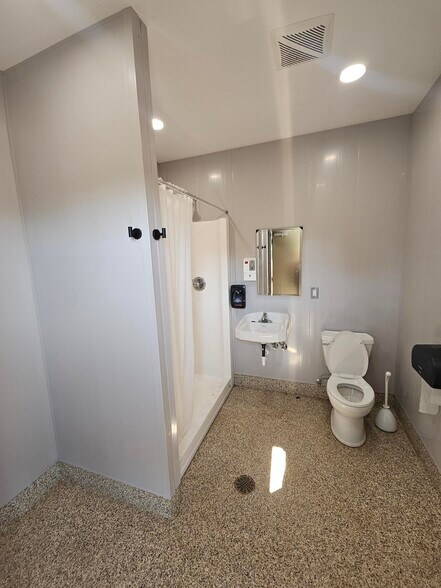 More Photos Of 4505 E Tri Lakes Rd, Superior Trailer Camper Park For Sale
