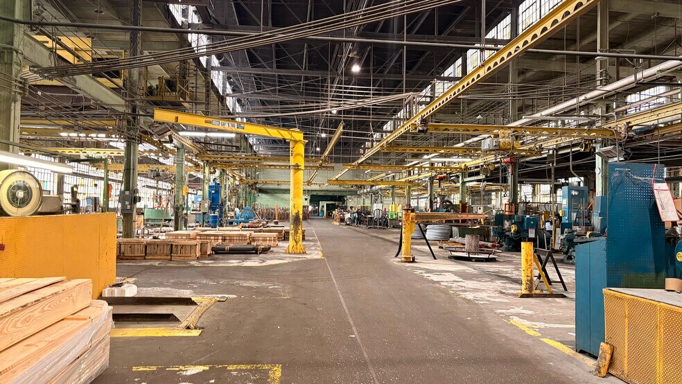 More Photos Of 100 Front St, New Brighton Warehouse For Lease