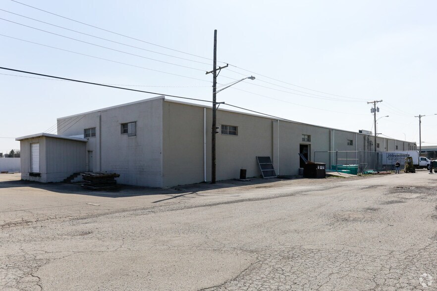 More Photos Of 427 Washington St, Dayton Warehouse For Lease