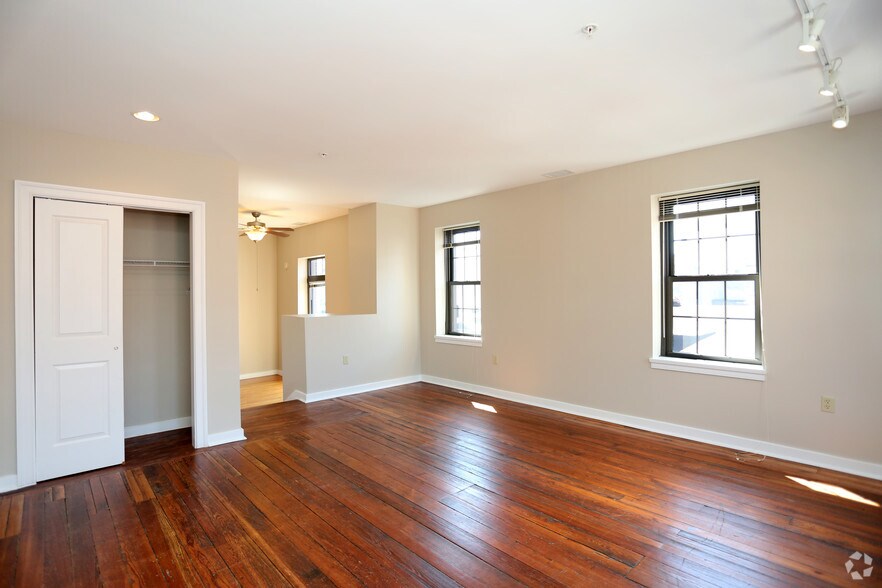More Photos Of 125 W Saratoga St, Baltimore Apartments For Sale