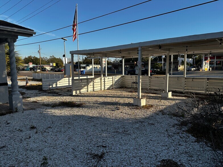 More Photos Of 5145 Gulfport Blvd S, Gulfport Restaurant For Sale