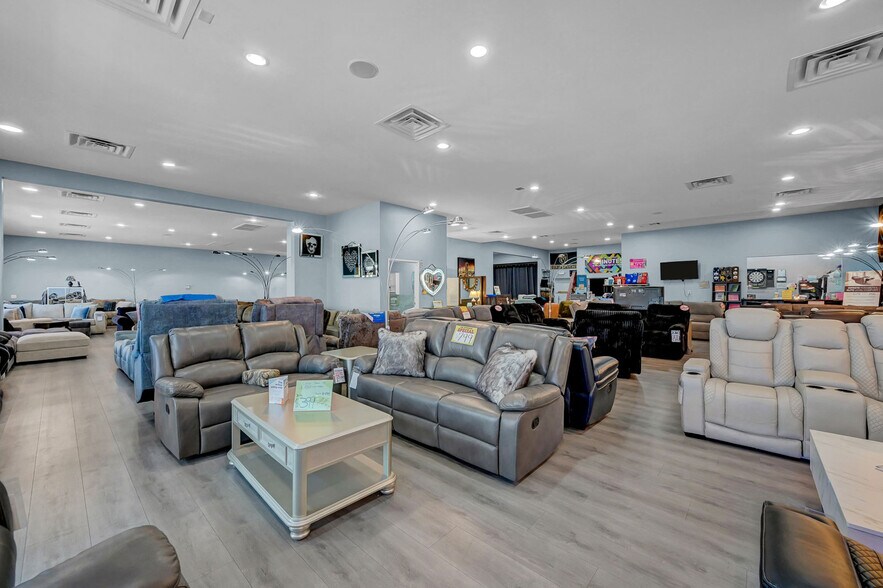 More Photos Of 1433 N Boulder Hwy, Henderson Freestanding For Sale