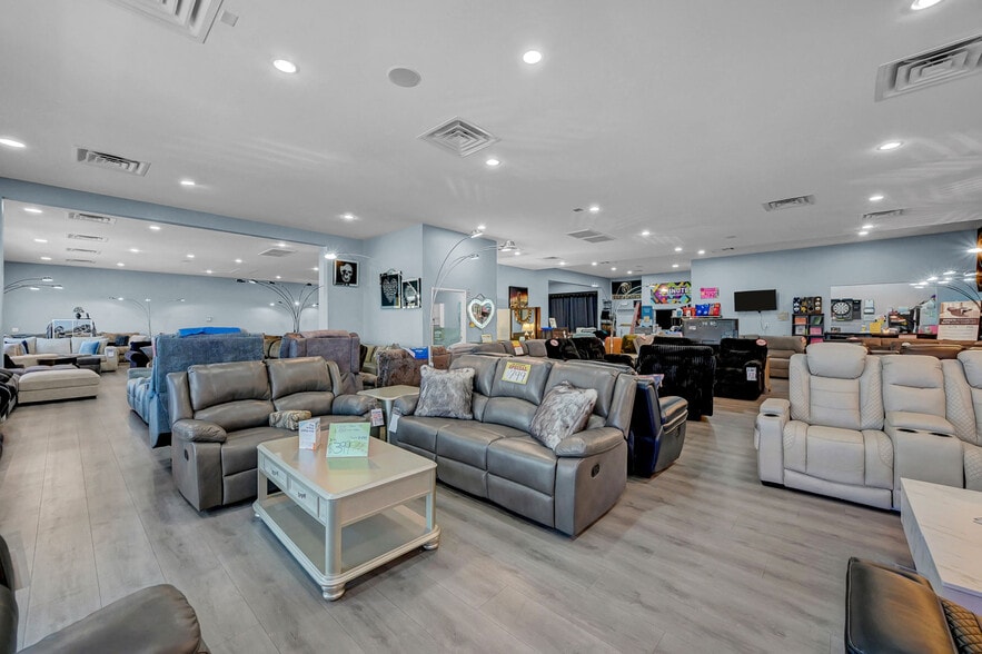 More Photos Of 1433 N Boulder Hwy, Henderson Freestanding For Sale