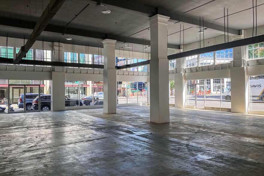 More Photos Of 1313 W Burnside St, Portland Parking Garage For Lease