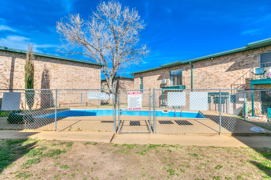 More Photos Of 1707-1717 Greenwood St, San Angelo Apartments For Sale