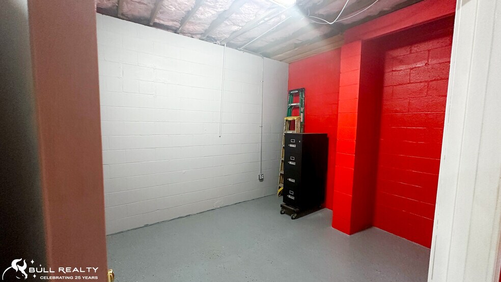 More Photos Of 99 Bay St, Fairburn Light Manufacturing For Sale