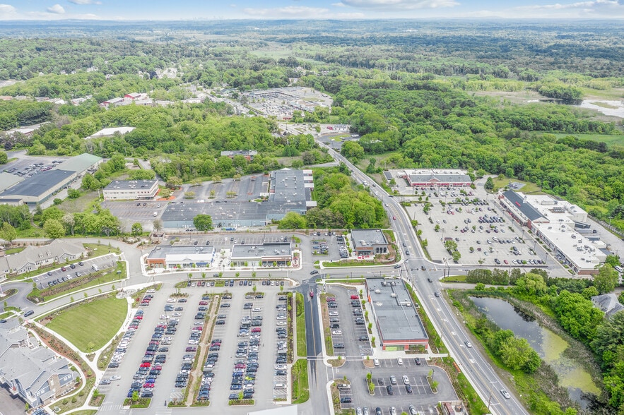 More Photos Of 421-437 Boston Post Rd, Sudbury Unknown For Lease